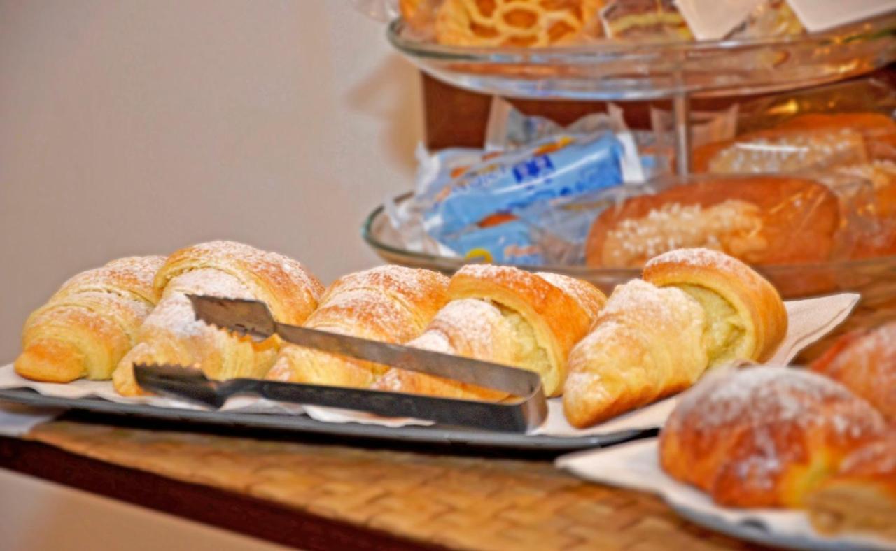 Bed & Breakfast A Castel Capuano Naples Extérieur photo
