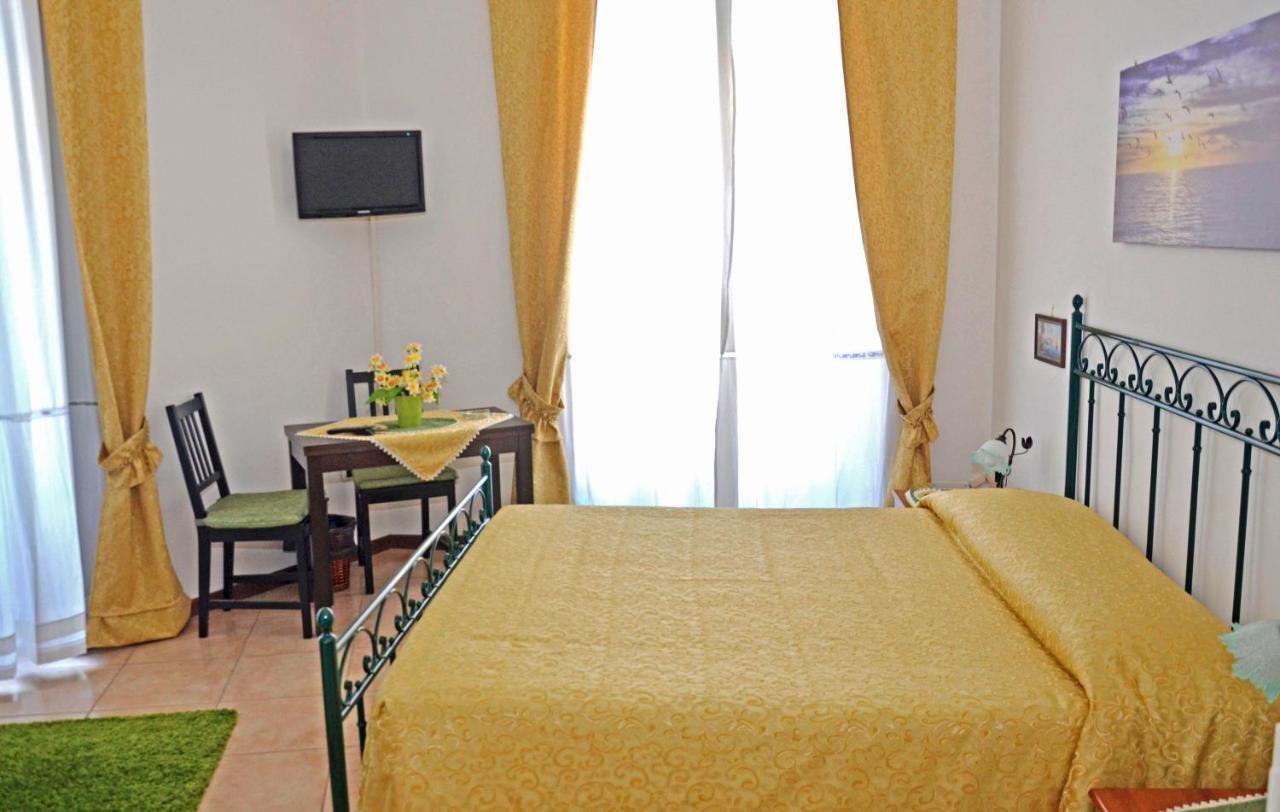 Bed & Breakfast A Castel Capuano Naples Extérieur photo